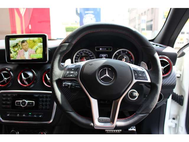 AMG AクラスA45 4マチック エディション1 4WD – オート